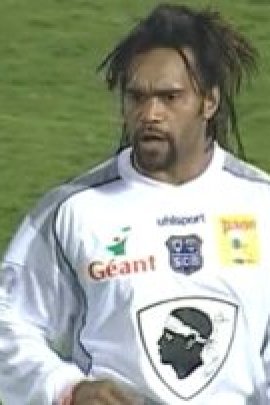 Christian Karembeu 2004-2005