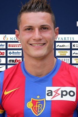 Taulant Xhaka 2011-2012