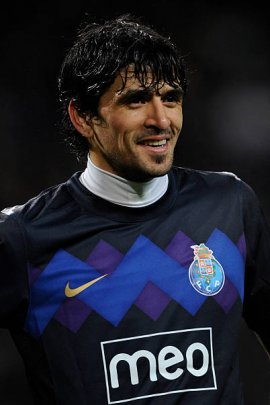 Lucho Gonzalez 2011-2012