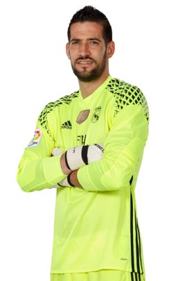 Kiko Casilla 2016-2017