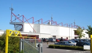 photo Broadfield Stadium